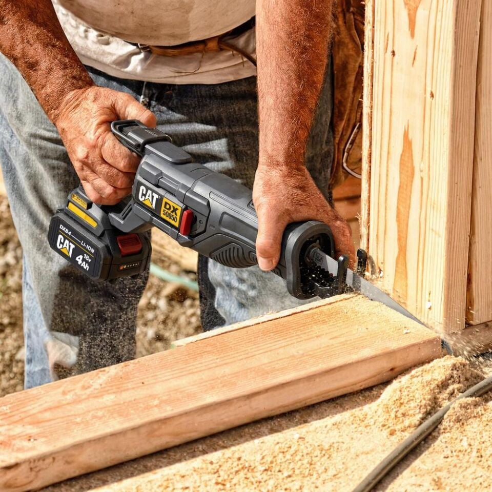 CAT DX5050 18Volt/4.0Ah Li-ion Tek Akülü Kömürsüz Profesyonel Tilki Kuyruğu Testere