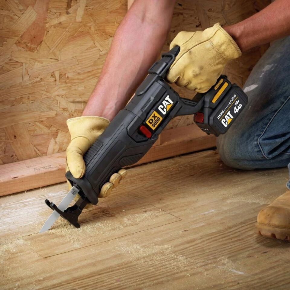 CAT DX5050 18Volt/4.0Ah Li-ion Tek Akülü Kömürsüz Profesyonel Tilki Kuyruğu Testere