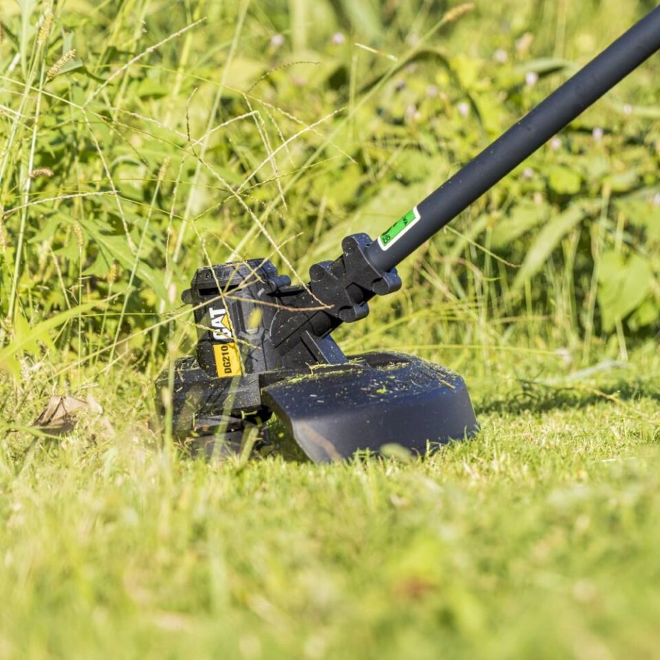 CAT DG210 18Volt 4.0Ah. Li-ion 33cm Tek Akülü Profesyonel Misinalı Çim ve Kenar Kesme